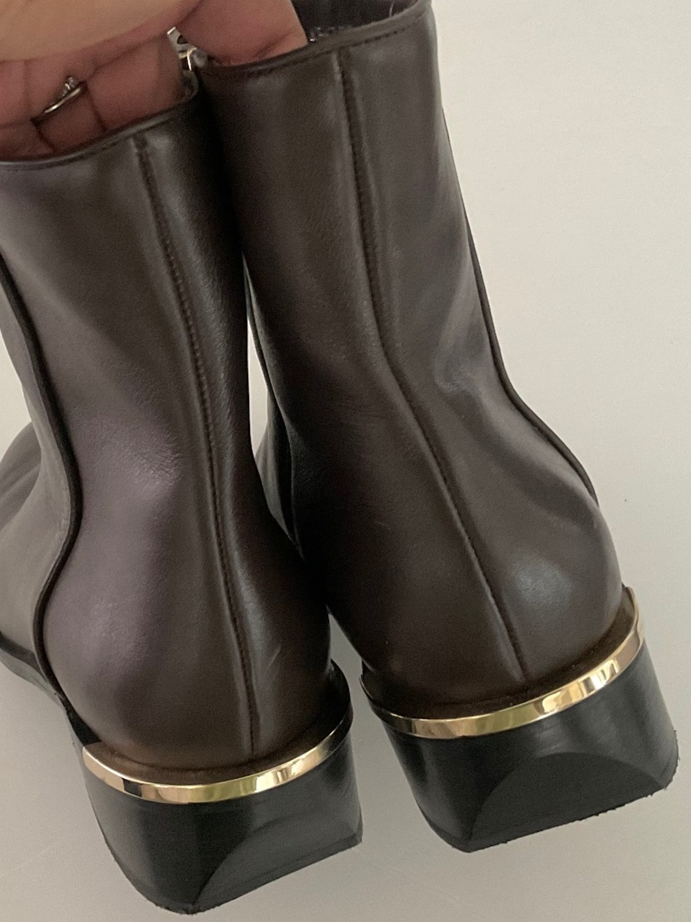 AQUATALIA Fin Leather Bootie in Midnight Brown Size 8 EXCELLENT CONDITION - Picture 5 of 13